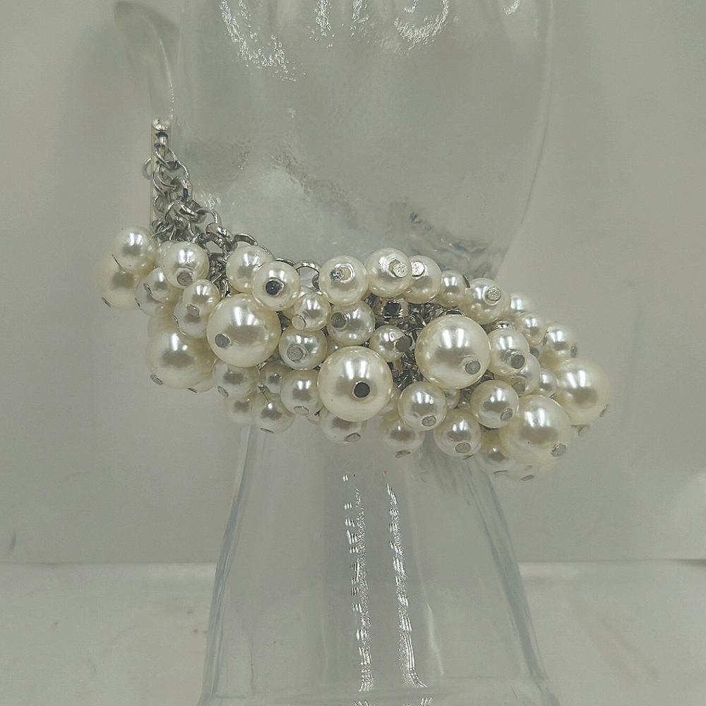 Vintage Aura Faux Cluster Pearl Rhinestone Silver Tone Link Bracelet - Picture 16 of 16